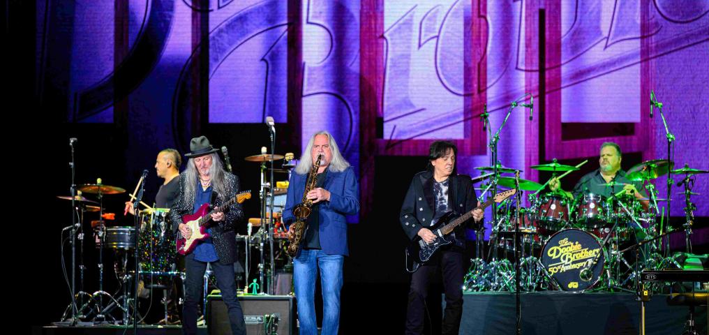 The Doobie BrothersRuby Waters performs (Photo: Allan Zilkowsky)